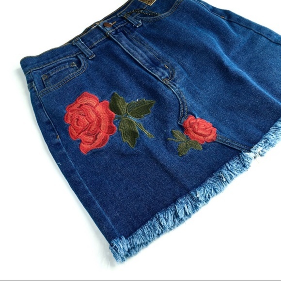 "Yelle" Rose Embroidered Highwaist Denim Skirt, M - Picture 4 of 8